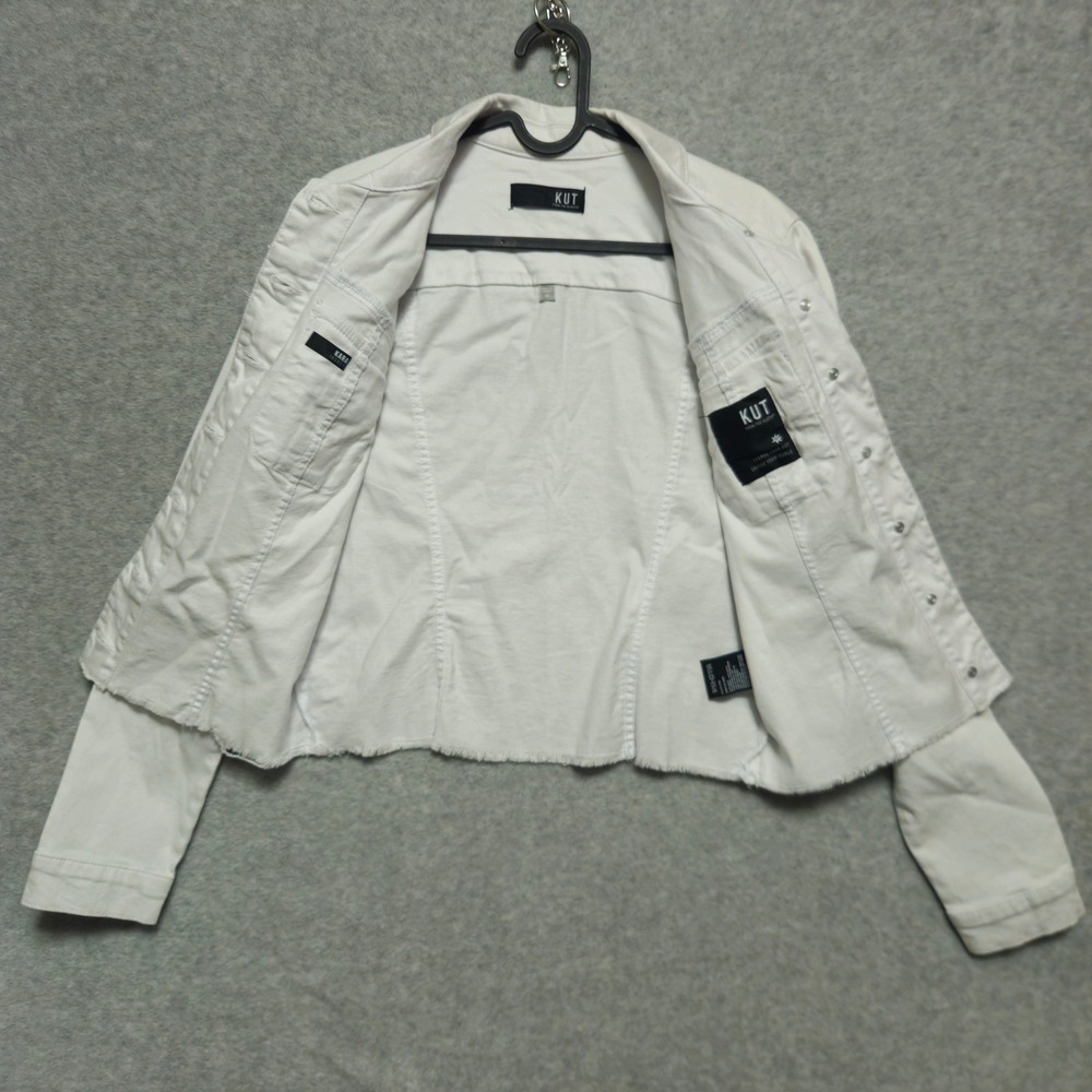 KUT From The Kloth Optic White Denim Jacket Womens Medium Raw Hem Buttons NEW ** - Picture 2 of 11